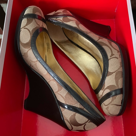 Coach Wedges - Picture 1 of 4